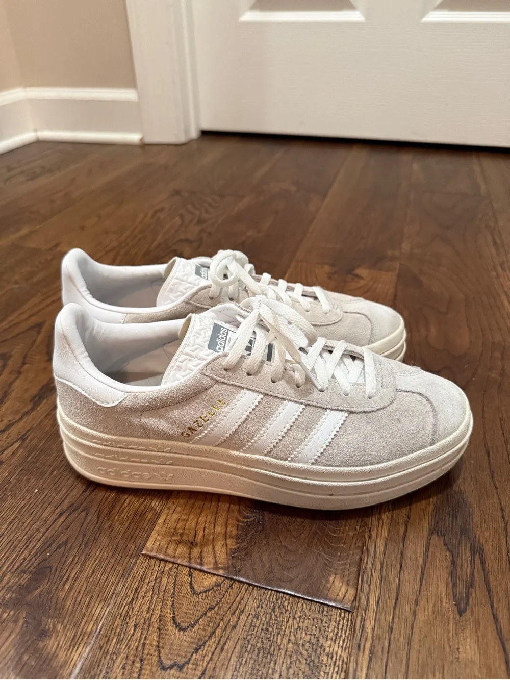 Women’s Adidas Gazelle Sneakers Size 8